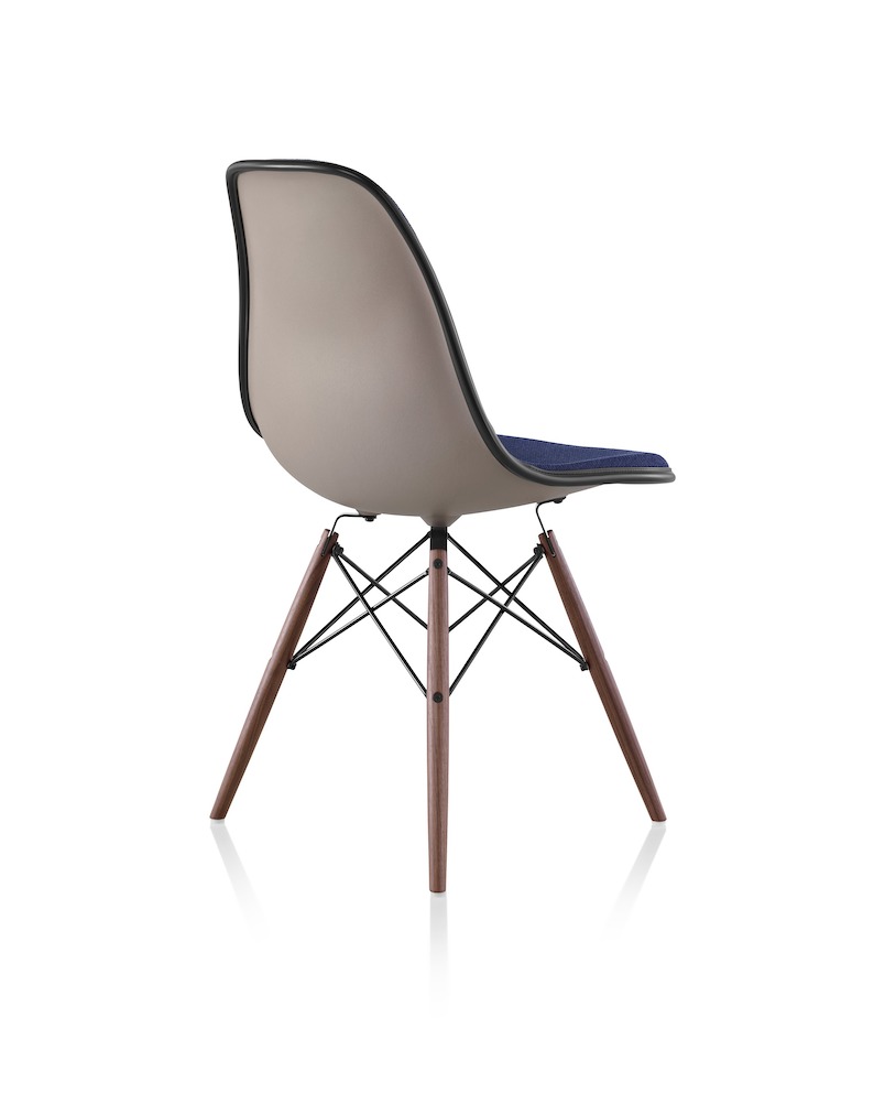 华体会体育官方在线官网 - 坐具|餐椅|办公家具|华体会体育官方在线官网家具|伊姆斯®软垫餐椅